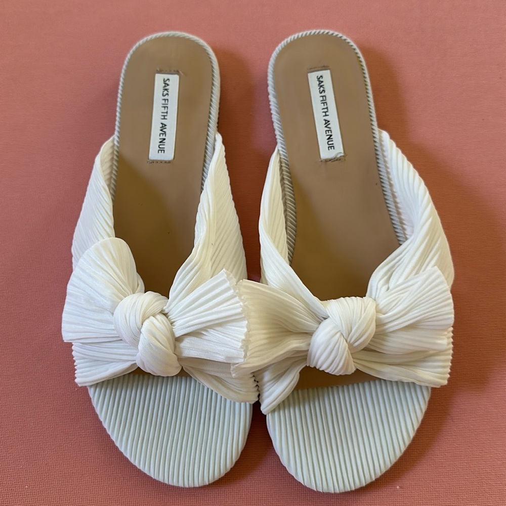 New Saks Fifth Avenue Fabric Sandals. Size 7.